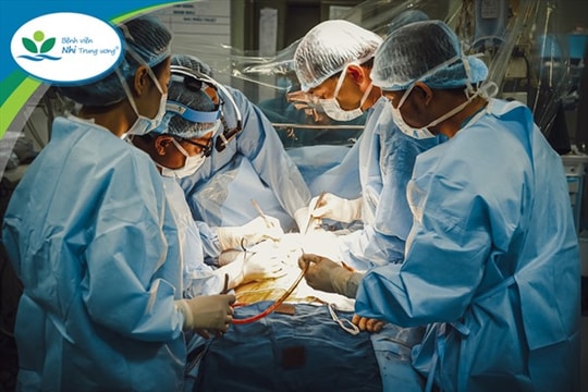 Chủ tịch nước biểu dương Bệnh viện Nhi Trung ương ghép gan thành công cho bệnh nhi 9 tháng tuổi