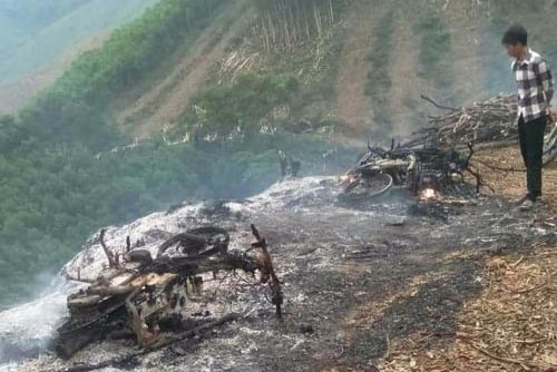 3 chiếc xe máy cháy trơ khung trên rẫy keo