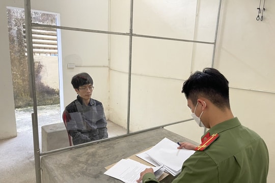 Bắt đối tượng lừa bán vé máy bay cho người Việt ở nước ngoài hồi hương 