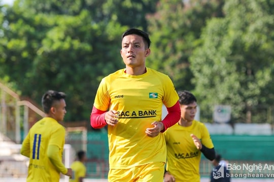 Hoàng Văn Khánh và chuyện 'mẫn cảm với chấn thương'