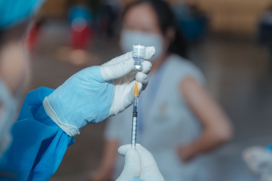 Phụ huynh cần biết: Những lưu ý khi cho trẻ từ 5 đến 12 tuổi tiêm vaccine COVID-19