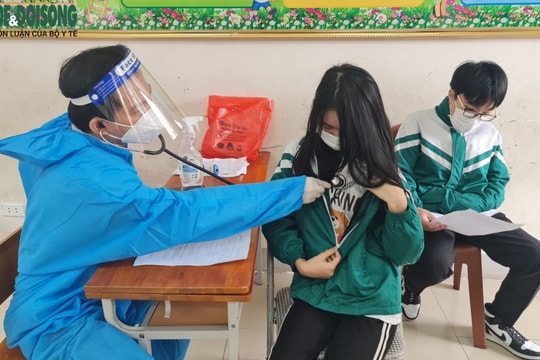 Quế Phong là địa phương đầu tiên của Nghệ An tiêm vắc-xin phòng Covid-19 cho trẻ từ 5 đến 11 tuổi