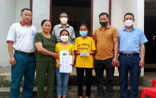 Hai chị em mồ côi ở Thanh Chương được ủng hộ hơn 100 triệu đồng