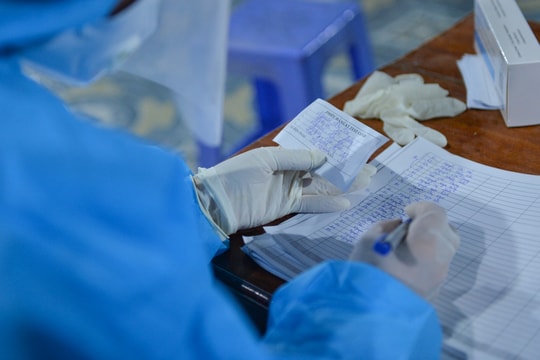 Sáng 21/4, Nghệ An ghi nhận 227 ca mắc Covid-19 mới, trong đó có 77 ca cộng đồng