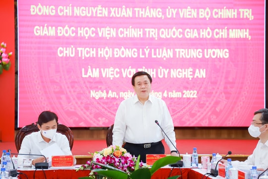 Đồng chí Nguyễn Xuân Thắng làm việc với lãnh đạo Tỉnh ủy Nghệ An
