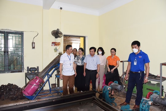 HĐND tỉnh giám sát công tác đào tạo nguồn nhân lực tại thị xã Thái Hòa