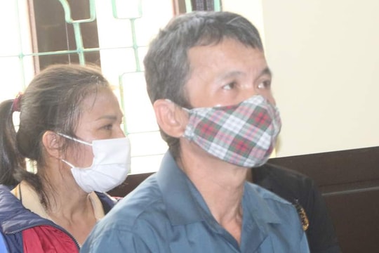 Bảo vệ châm lửa đốt xưởng chế biến gỗ vì ...lương thấp!