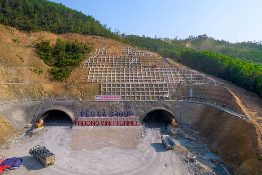 Thông hầm Trường Vinh nối Thanh Hóa với Nghệ An trên cao tốc Bắc - Nam 