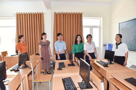 HĐND tỉnh giám sát về công tác đào tạo, phát triển nguồn nhân lực của TP Vinh