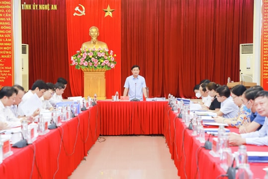 Ban Thường vụ Tỉnh ủy Nghệ An họp phiên thường kỳ tháng 4