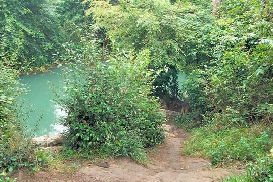 Hai học sinh bị đuối nước khi tắm suối