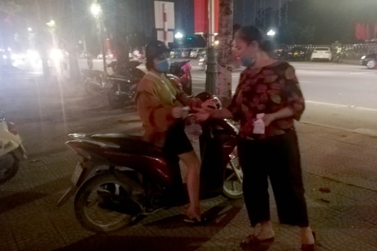 Giải tỏa điểm giữ xe trái phép khu vực phố đi bộ Vinh