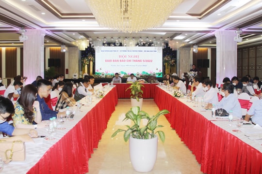 Nâng cao trách nhiệm của phóng viên, nhà báo khi tham gia mạng xã hội