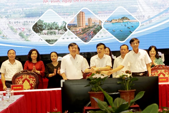 Ký kết hợp tác phát triển du lịch giữa thành phố Vinh, thị xã Cửa Lò và huyện Nam Đàn