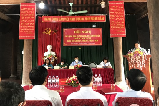 Cử tri huyện Yên Thành nêu​ bất cập cấp đổi từ 'bìa đỏ' sang 'bìa hồng' 