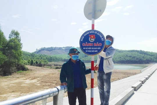 Quỳnh Lưu: lắp đặt hơn 800 biển cảnh báo phòng tránh đuối nước