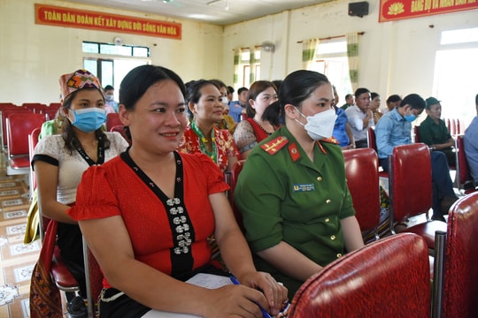 Đại biểu Quốc hội tiếp xúc cử tri tại xã Tiên Kỳ, huyện Tân Kỳ