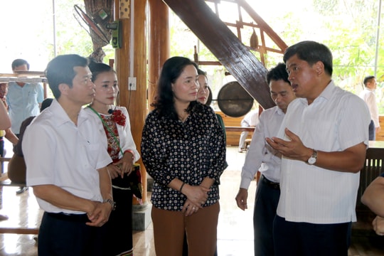 Liên Bộ Nông nghiệp và Du lịch khảo sát vùng nguyên liệu mía và du lịch cộng đồng tại Nghệ An