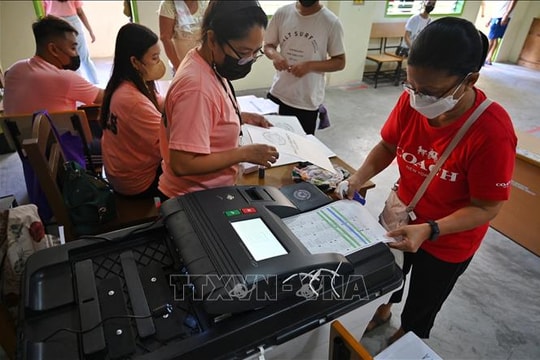 Bầu cử người đứng đầu Philippines: Con trai cố Tổng thống Ferdinand Marcos chiếm ưu thế 