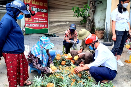 Nắng nóng đầu mùa, các loại rau củ quả bắt đầu 'tăng nhiệt'