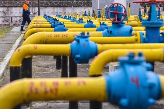 Ukraine ngừng trung chuyển khí đốt Nga tới EU 