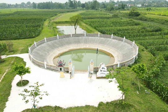 Cận cảnh giếng 'khủng' xây bằng gạch mộc ở Nam Đàn