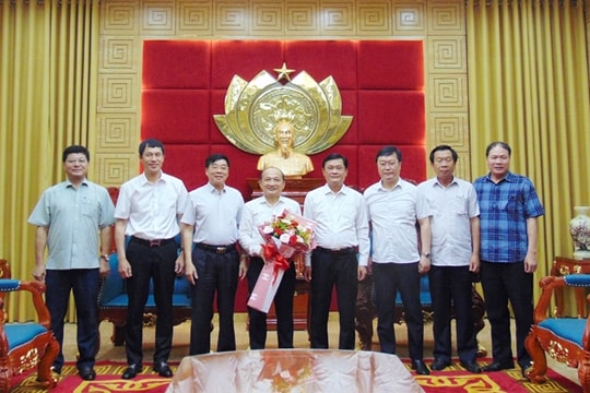 Thường trực Tỉnh ủy gặp mặt cán bộ nghỉ hưu theo chế độ