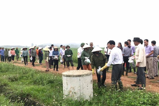 Nghĩa Đàn: Tiêu hủy gần 800 kg bao bì, chai lọ chứa thuốc bảo vệ thực vật đã qua sử dụng 