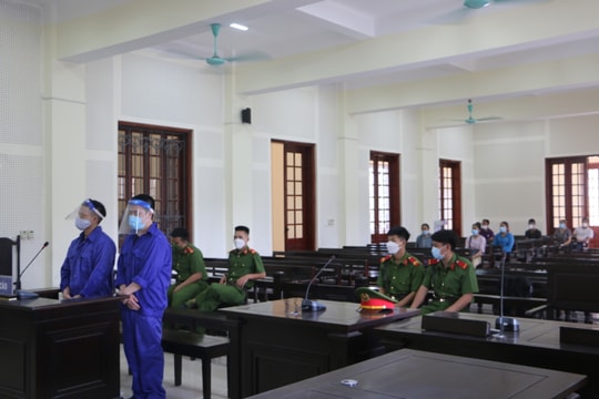 Tòa Nghệ An tuyên tử hình 'đôi bạn' vận chuyển hàng cấm với nửa tỉ đồng tiền công