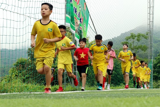 Đội Nhi đồng Tương Dương: Cố gắng vào tứ kết Giải Bóng đá TN-NĐ Cúp Báo Nghệ An