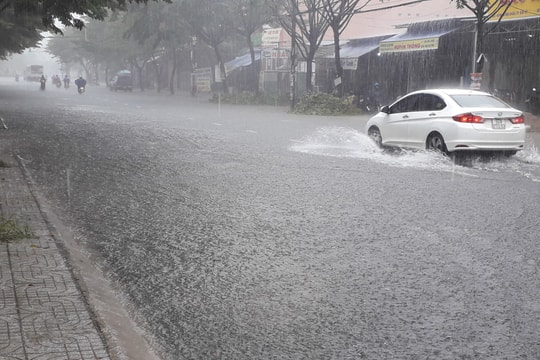Từ hôm nay 15/5, miền Trung có mưa rất to