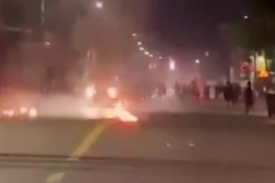 Dùng 'bom xăng' giải quyết mâu thuẫn trong đêm