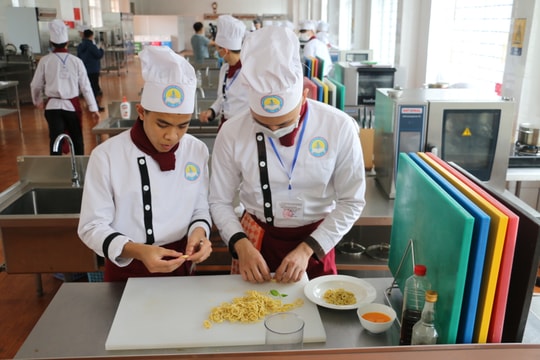 Đến năm 2025 có 70% lao động làm việc trong lĩnh vực công nghiệp và dịch vụ