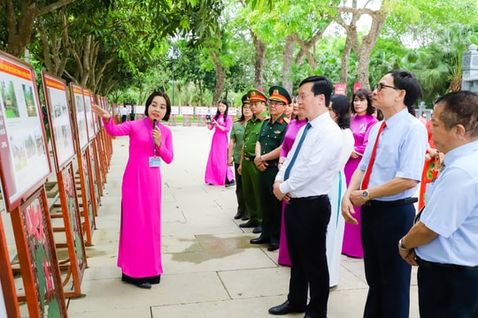 Khai mạc trưng bày chuyên đề 'Hồ Chí Minh - đẹp nhất tên Người'