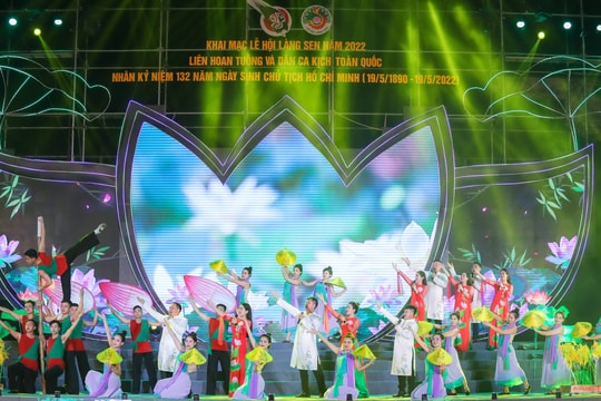 Trang trọng khai mạc Lễ hội Làng Sen 2022 