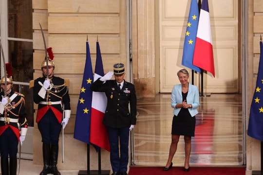 Nữ Thủ tướng mới của Pháp là ai?