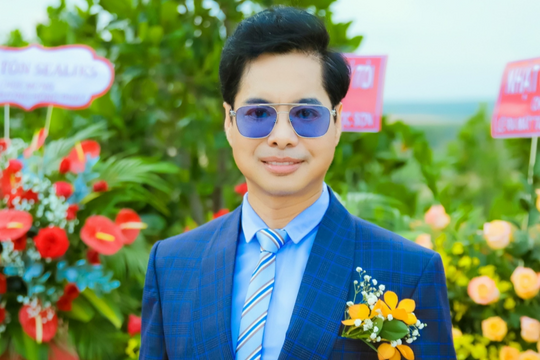 Ca sỹ Ngọc Sơn lên chức chủ tịch tập đoàn mang tên mình