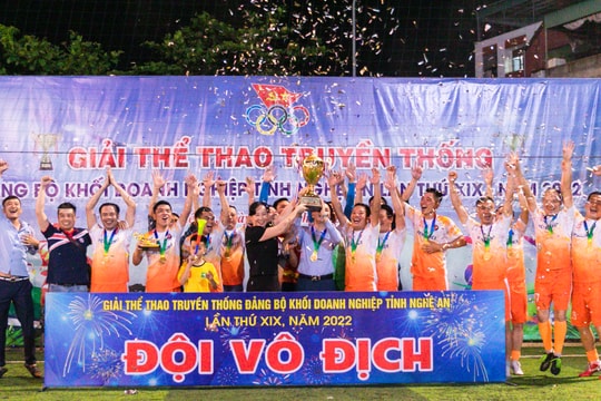 Đội bóng đá PTS Nghệ Tĩnh lần thứ 4 vô địch tại Giải Thể thao Đảng bộ Khối Doanh nghiệp