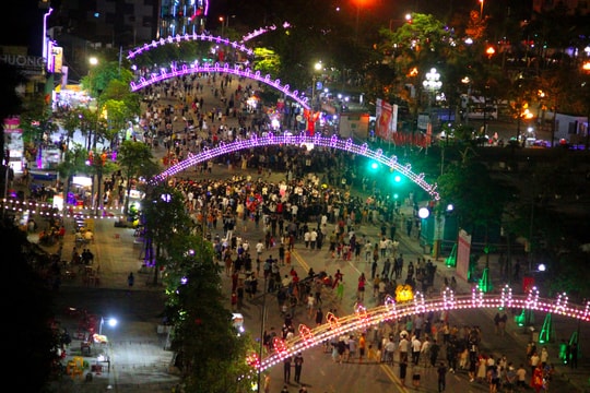 Lung linh phố đi bộ thành Vinh từ góc nhìn trên cao 