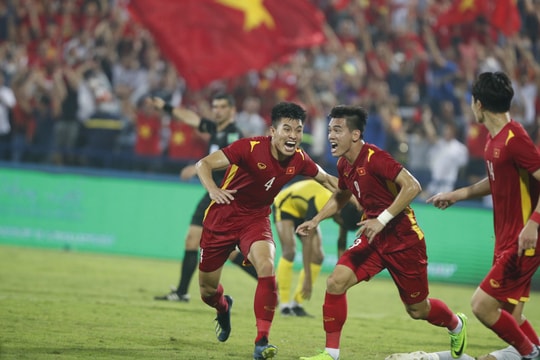 VFF thưởng 1 tỷ đồng cho U23 Việt Nam;  Văn Xuân chấn thương nghiêm trọng