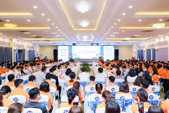 Đối thoại Chủ tịch UBND tỉnh và công nhân, lao động: