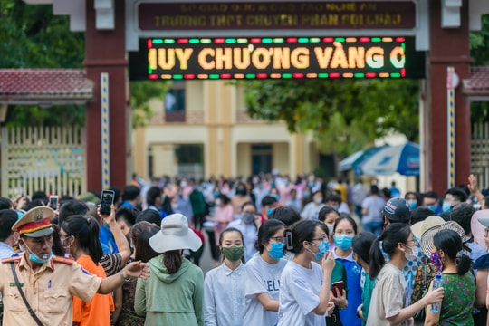 Hơn 1500 hồ sơ đăng ký dự thi vào Trường THPT chuyên Phan Bội Châu