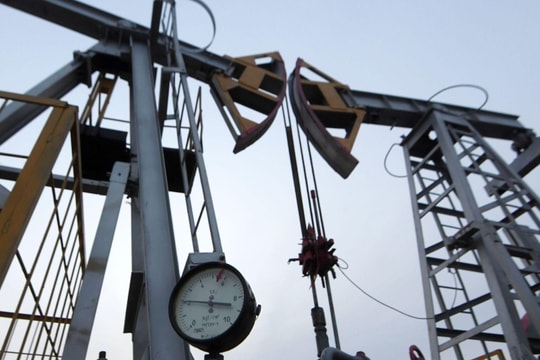 Châu Á lần đầu tiên vượt châu Âu về khối lượng mua dầu của Nga 