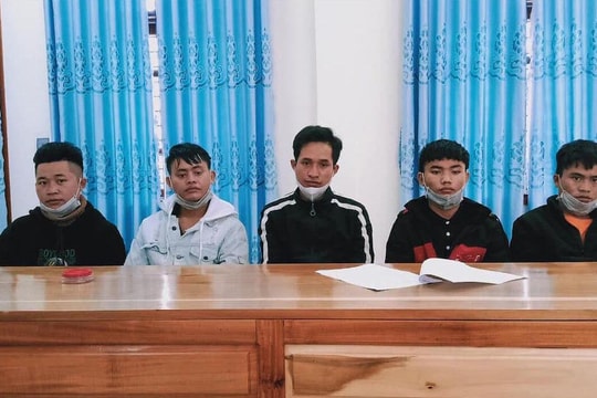 Tấn công người làm nhiệm vụ phòng, chống Covid-19, nhóm trai bản lĩnh án