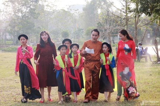 Chung tay bảo vệ và chăm sóc trẻ em