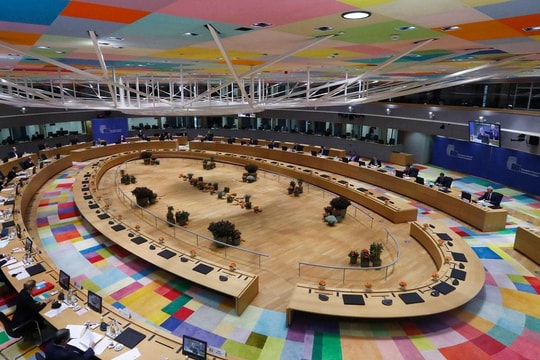  EU họp Thượng đỉnh đặc biệt khi nội bộ bắt đầu rạn nứt 
