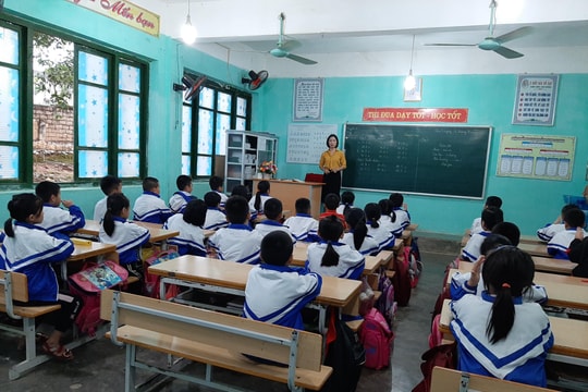 Bộ GD&ĐT kiểm tra công nhận đạt chuẩn phổ cập giáo dục tiểu học mức độ 3 tại Nghệ An