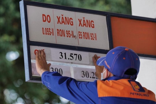 Giá xăng vượt 31.000 đồng 1 lít