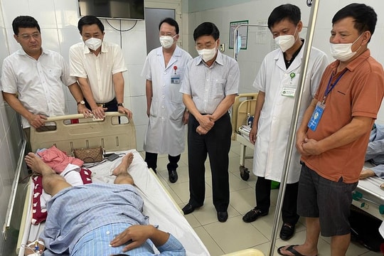 Lãnh đạo tỉnh thăm hỏi chiến sĩ công an bị thương khi phá chuyên án ma túy