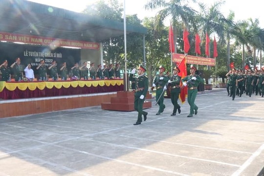 Lễ tuyên thệ chiến sĩ mới lực lượng vũ trang Nghệ An năm 2022 
